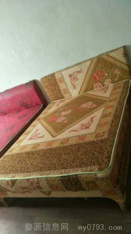 本人在县城有三张一米五的床便宜处理，一张100元