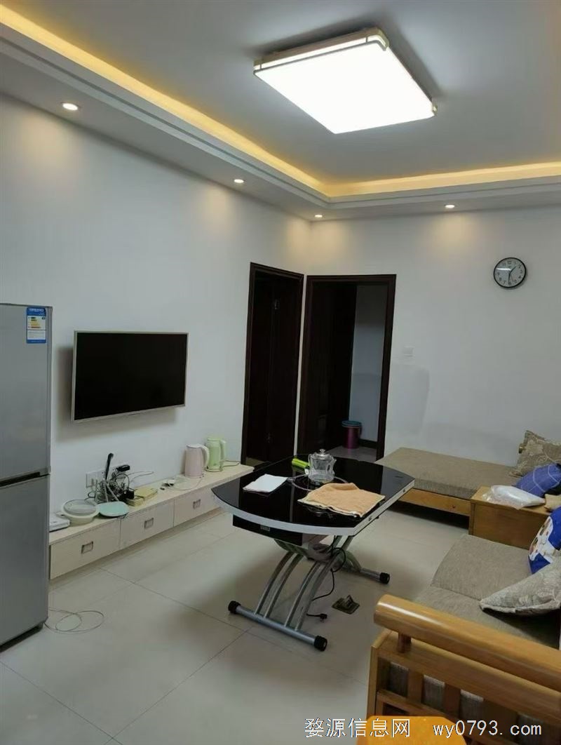 出租：一中附近供电公司宿舍，4楼，三室一厅一卫，家具家电齐全，直接拎包入住！有柴火间